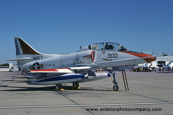 US Navy VT-4 Douglas TA-4J 158526/2F-300 (1975)