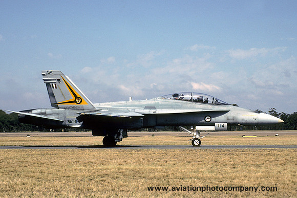 RAAF 2 OCU McDonnell Douglas F/A-18B Hornet A21-114 (1991)