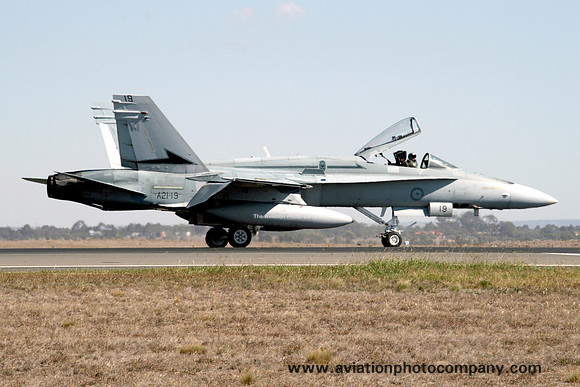 RAAF 77 Squadron McDonnell Douglas F/A-18A A21-19 (2007)