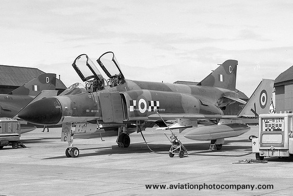 RAF 43 Squadron McDonnell F-4K Phantom FG.1 XV575/C (1970)