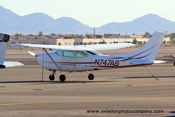 Cessna R182 N747AB at North Las Vegas (2014)