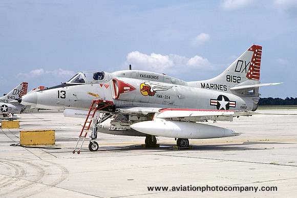 USMC VMA-324 Douglas A-4M 158152/DX-13 (1974)