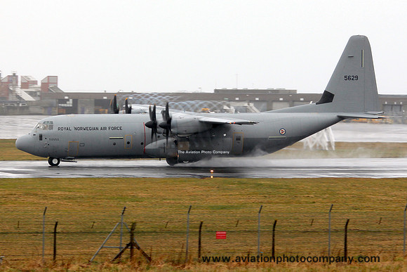 Norwegian Air Force 335 Skv Lockheed C-130J-30 Hercules 5629 at Prestwick (2013)