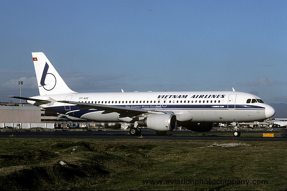 Vietnam Airlines Airbus A320-200 S7-ASE (1997)