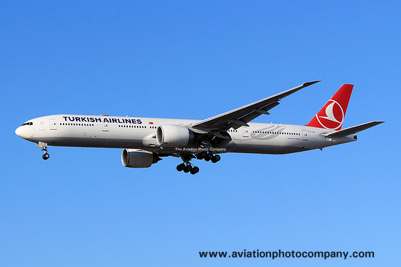 Turkish Airlines Boeing 777-300ER TC-JJL at Los Angeles IAP (2013)