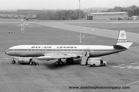 Dan Air London De Havilland Comet 4 G-APDD (1971)