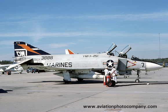 USMC VMFA-251 McDonnell F-4J Phantom 153888/DW-7 (1975)