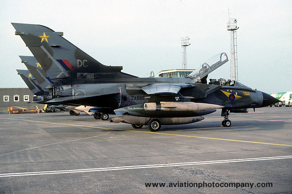 RAF 31 Squadron Panavia Tornado GR.1 ZA589/DC (1992)