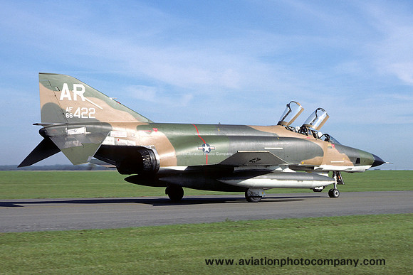 USAF 10 TRW 1 TRS McDonnell RF-4C Phantom 66-0422/AR (1977)