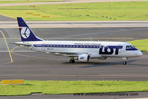 LOT Embraer ERJ-170 SP-LIC at Dusseldorf (2015)