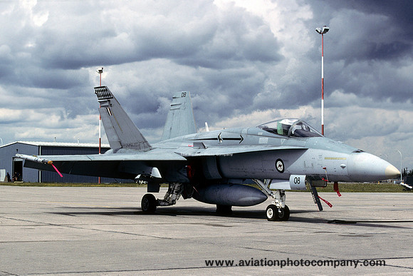 RAAF 75 Squadron McDonnell Douglas F/A-18A A21-8 (2001)