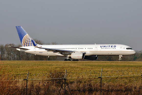 United Boeing 757-200 N48127 at Manchester (2013)