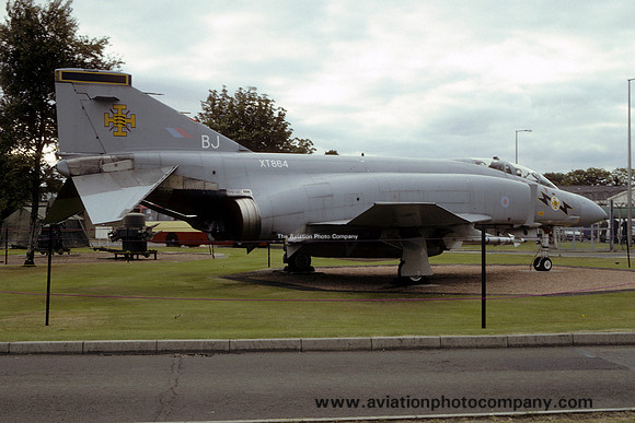 RAF McDonnell F-4K Phantom FG.1 XT864 displayed at RAF Leuchars (1991)
