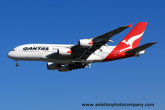 Qantas Airbus A380-800 VH-OOI at Los Angeles IAP (2013)