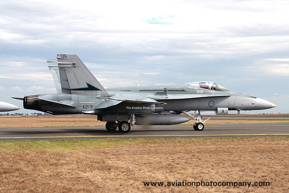RAAF 77 Squadron McDonnell Douglas F/A-18A A21-9 at Avalon (2009)