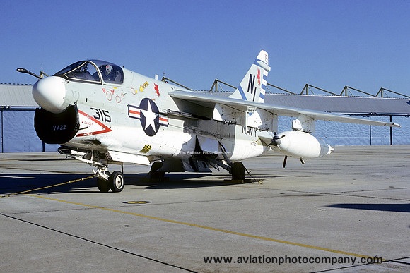 USN VA-22 LTV A-7E 160723/NL-315 (1979)