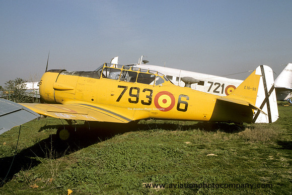 Spanish Air Force North American T-6G Texan E16-90/793-6 at the Spanish Air Force Museum (1987)