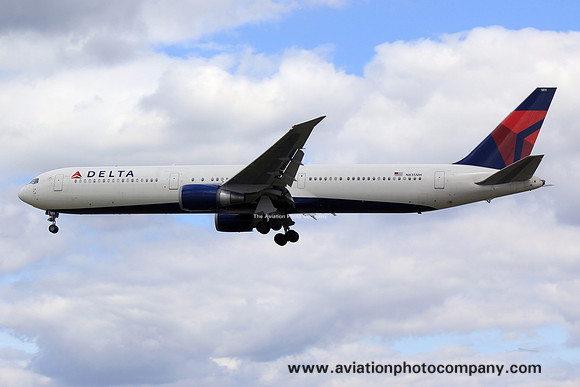 Delta Airlines Boeing 767-400 N835MH at London Heathrow (2015)