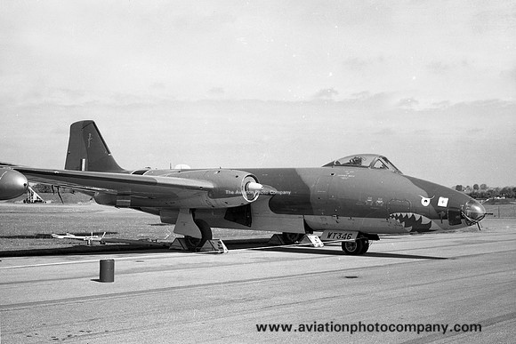 RAF 16 Squadron English Electric Canberra B(I).8 WT346 (1972)