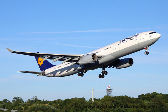 Lufthansa Airbus A330-300 D-AIKL at Manchester (2015)