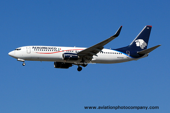 AeroMexico Boeing 737-800 N520AM at Los Angeles IAP (2013)