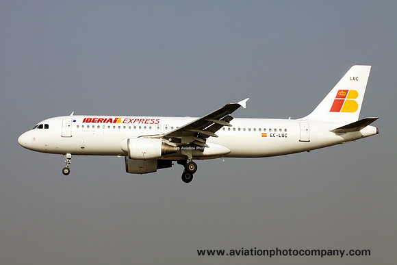 Iberia Express Airbus A320-200 EC-LUC at London Heathrow (2013)