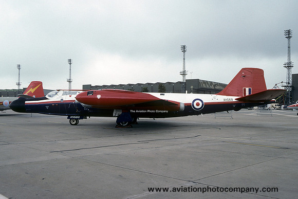 RAE English Electric Canberra B.6 XH568 (1992)