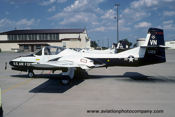 USAF 71 FTW 8 FTS Cessna T-37B Tweet 60-0125/VN (2000)