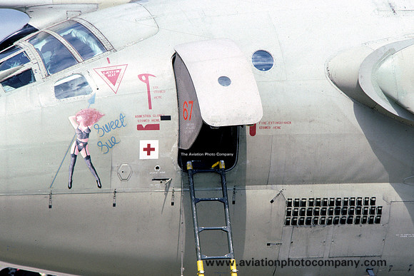 RAF 55 Squadron Handley Page Victor K.2 XH671 "Sweet Sue" Gulf War markings (1991)