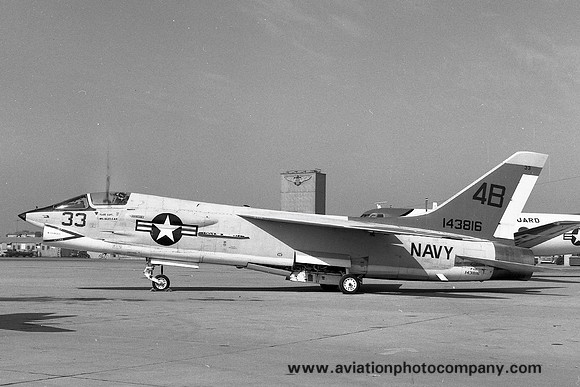 USN VT-86 Chance Vought F-8A 143816/4B33