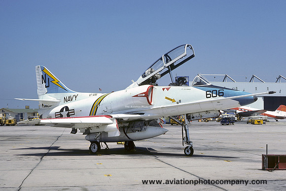 US Navy VF-126 Douglas TA-4J Skyhawk 152861/NJ-606 (1975)