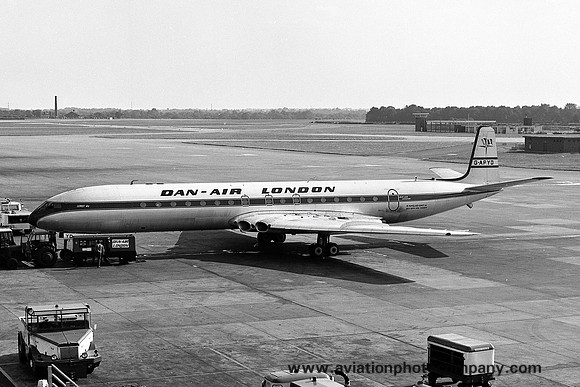 Dan Air London De Havilland Comet G-APYD (1975)