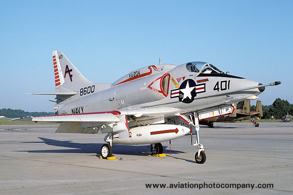 US Navy VA-204 Douglas A-4L 148600/AF-401 (1975)