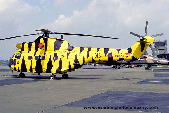 RAF 230 Squadron Westland Puma HC.1 XW229 in Tiger marks (1982)