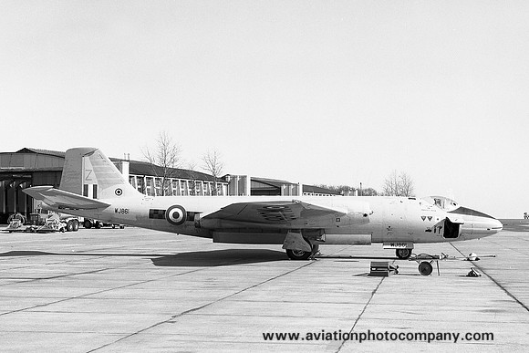 RAF 85 Squadron English Electric Canberra T.4 WJ861 (1970)