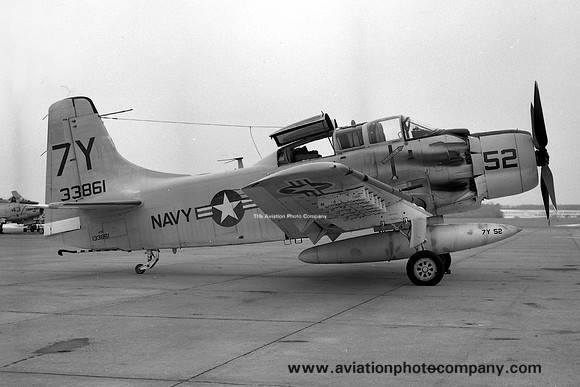 US Navy Grosse Ile Douglas A-1E Skyraider 133861/7Y52