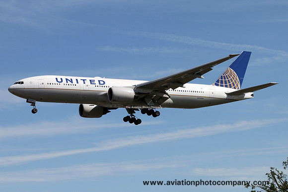 United Airlines Boeing 777-200 N769UA at London Heathrow (2015)