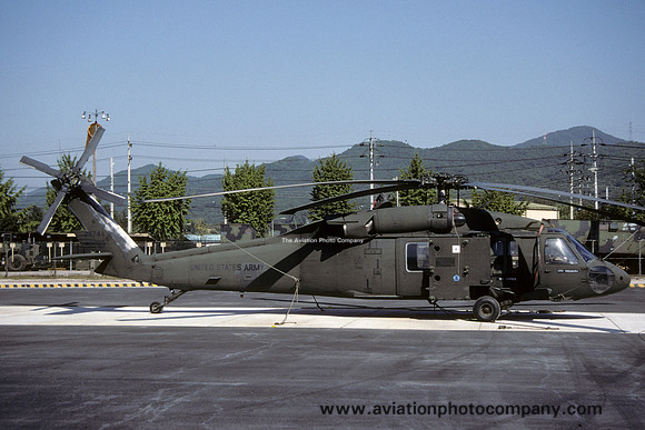 US Army 2-2 Avn Sikorsky UH-60A Blackhawk 97-26744 (2001)