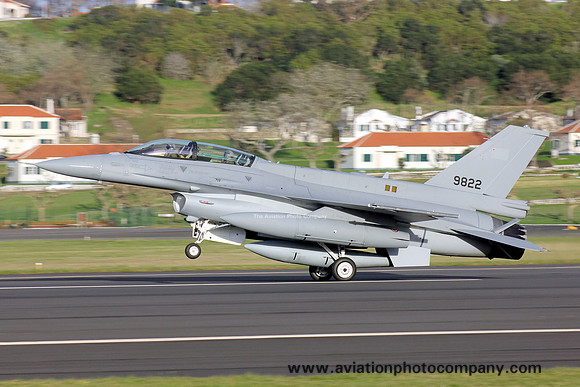 Egyptian Air Force Lockheed F-16D 9822 on delivery through Lajes (2013)