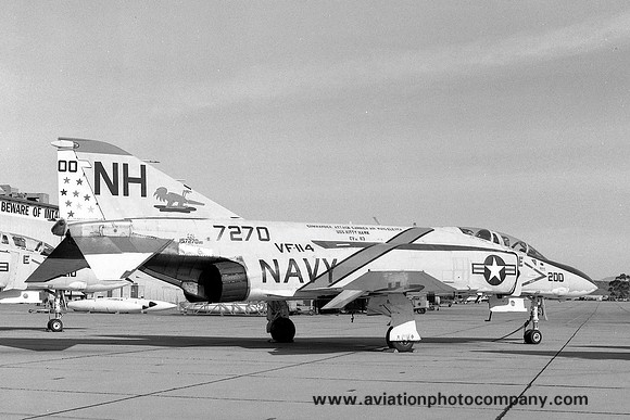USN VF-114 McDonnell F-4J Phantom 157270/NH200