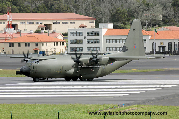 RAF 24/30 Squadron Lockheed Hercules C.5 ZH880 at Lajes (2013)