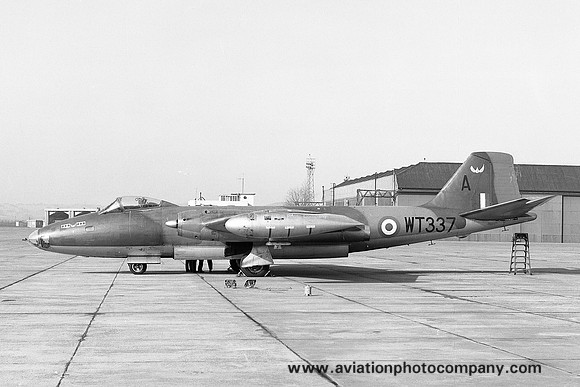 RAF 14 Squadron English Electric Canberra B(I).8 WT337 (1970)