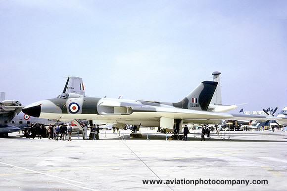RAF Avro Vulcan B.2 XL388 at the Paris Airshow (1965)