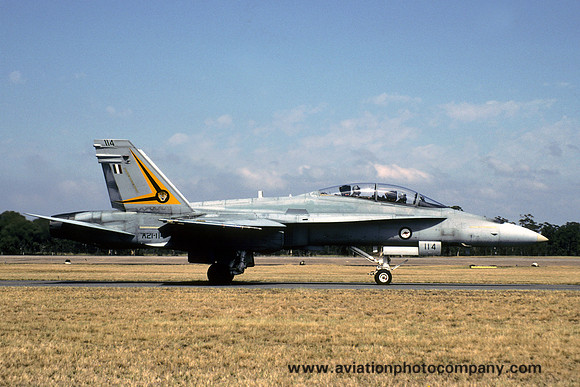 RAAF 2 OCU McDonnell Douglas F/A-18B A21-114 (1991)