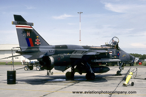 RAF 41 Squadron SEPECAT Jaguar GR.1 XZ360/N (1991)