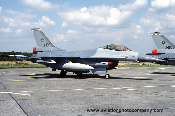 Dutch Air Force 314 Squadron GD F-16A Fighting Falcon J-135 (1993)