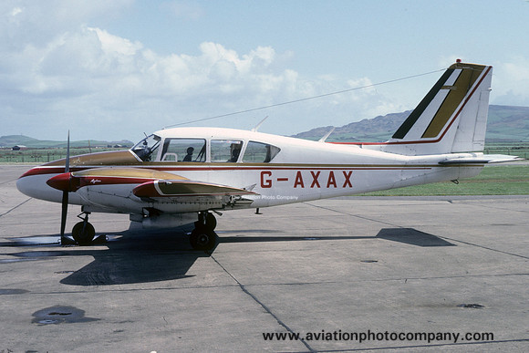 Piper PA-23 Aztec D G-AXAX (1982)
