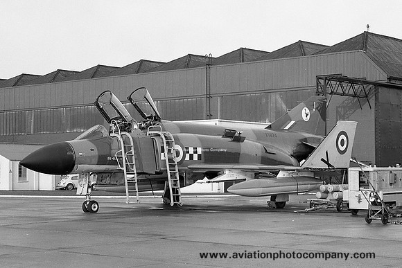 RAF 43 Squadron McDonnell F-4K Phantom FG.1 XT874/J (1972)