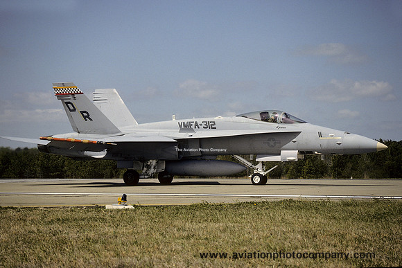 US Marines VMFA-312 McDonnell Douglas F/A-18C Hornet 164277/DR-11 (1992)