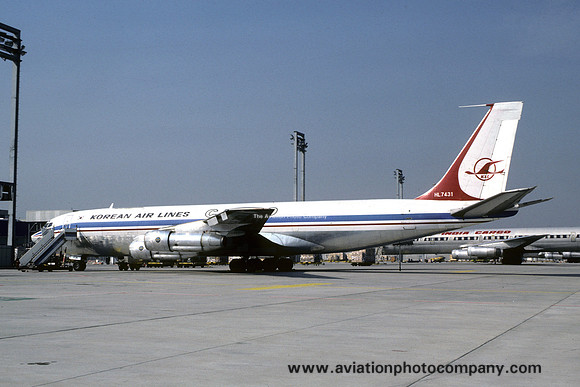 Korean Airlines Cargo Boeing 707-300B HL7431 (1982)